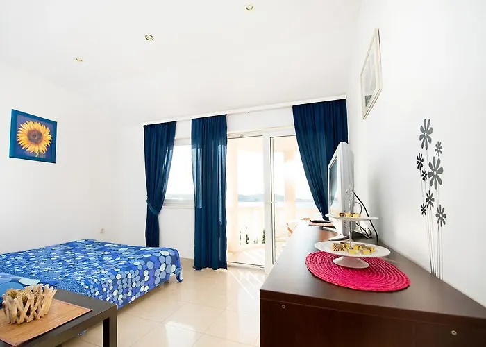 Ksenija Daire Rogoznica (Sibenik-Knin)